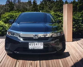 Vooraanzicht van een huurauto Honda City in Bangkok, Thailand ✓ Auto #13078. ✓ Transmissie Automatisch TM ✓ 0 beoordelingen.