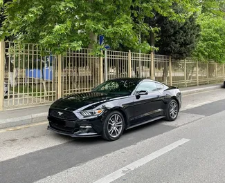 Vooraanzicht van een huurauto Ford Mustang Coupe in Bakoe, Azerbeidzjan ✓ Auto #12943. ✓ Transmissie Automatisch TM ✓ 0 beoordelingen.