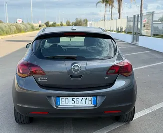 Diesel motor van 1,7L van Opel Astra 2018 te huur in Durrës.
