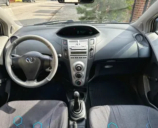 Benzine motor van 1,0L van Toyota Yaris 2008 te huur in Kaliningrad.