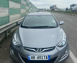 Vooraanzicht van een huurauto Hyundai Elantra in Durrës, Albanië ✓ Auto #11536. ✓ Transmissie Automatisch TM ✓ 0 beoordelingen.