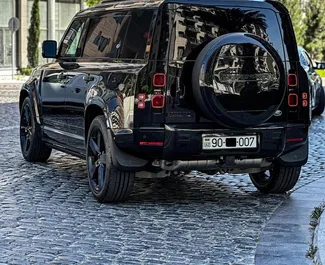 Benzine motor van 3,0L van Land Rover Defender 2022 te huur in Bakoe.