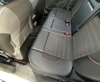 Verhuur Peugeot 2008. Comfort, Crossover Auto te huur in Spanje ✓ Borg van Borg van 400 EUR ✓ Verzekeringsmogelijkheden TPL, CDW, Diefstal.