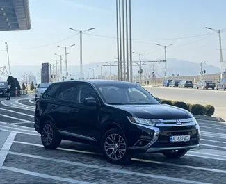 Mitsubishi Outlander 2017 met Aandrijving op alle wielen systeem, beschikbaar in Tbilisi.