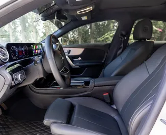Mercedes-Benz CLA250 2025 beschikbaar voor verhuur in Dubai, met een kilometerlimiet van 250 km/dag.