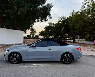 Autohuur BMW 420i Cabrio 2025 in in de VAE, met Benzine brandstof en 210 pk ➤ Vanaf 400 AED per dag.