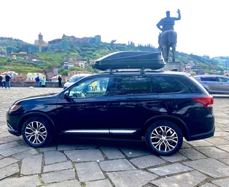 Mitsubishi Outlander Xl 2018 met Aandrijving op alle wielen systeem, beschikbaar in Tbilisi.