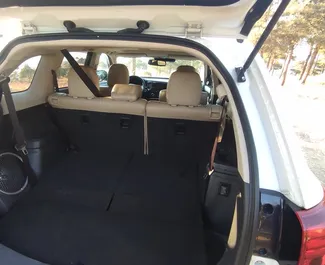 Mitsubishi Outlander Xl 2019 met Aandrijving op alle wielen systeem, beschikbaar in Tbilisi.