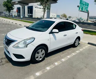 Autohuur Nissan Sunny 2023 in in de VAE, met Benzine brandstof en 100 pk ➤ Vanaf 80 AED per dag.
