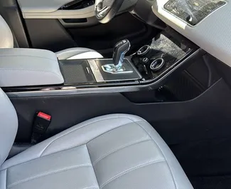 Hybride motor van 2,0L van Land Rover Range Rover Evoque 2020 te huur in Barcelona.
