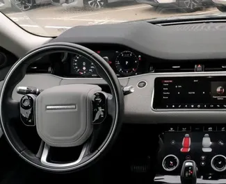 Autohuur Land Rover Range Rover Evoque 2020 in in Spanje, met Hybride brandstof en  pk ➤ Vanaf 80 EUR per dag.