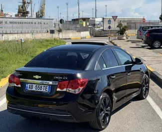 Vooraanzicht van een huurauto Chevrolet Cruze in Durrës, Albanië ✓ Auto #13158. ✓ Transmissie Automatisch TM ✓ 0 beoordelingen.