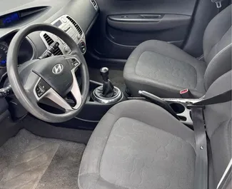 Benzine motor van 1,2L van Hyundai i20 2011 te huur in Tirana.