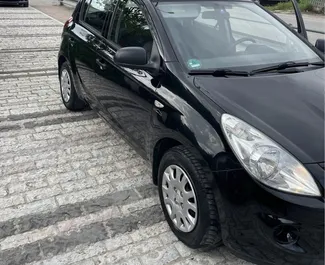 Autohuur Hyundai i20 2011 in in Albanië, met Benzine brandstof en 50 pk ➤ Vanaf 20 EUR per dag.