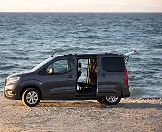Autohuur Opel Combo Life 2024 in in Turkije, met Diesel brandstof en 90 pk ➤ Vanaf 35 USD per dag.