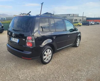Verhuur Volkswagen Touran. Comfort, Minivan Auto te huur in Albanië ✓ Borg van Zonder Borg ✓ Verzekeringsmogelijkheden TPL, FDW, Buitenland.