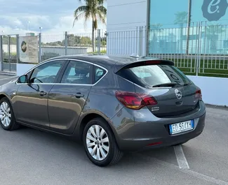 Verhuur Opel Astra. Economy, Comfort Auto te huur in Albanië ✓ Borg van Zonder Borg ✓ Verzekeringsmogelijkheden TPL, CDW, SCDW, FDW, Buitenland.
