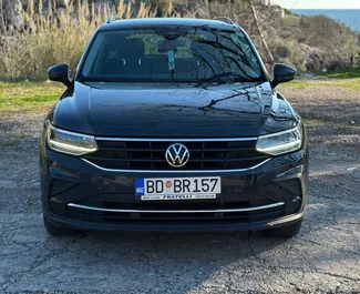 Volkswagen Tiguan 2022 beschikbaar voor verhuur in Rafailovici, met een kilometerlimiet van onbeperkt.