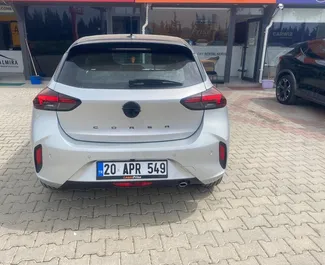Benzine motor van 1,2L van Opel Corsa 2025 te huur Luchthaven Dalaman.