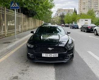 Ford Mustang Coupe 2018 beschikbaar voor verhuur in Bakoe, met een kilometerlimiet van onbeperkt.
