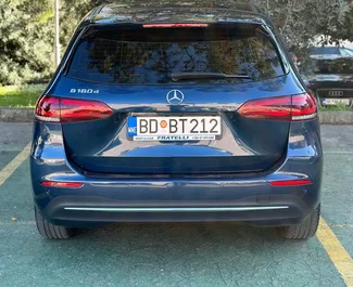Diesel motor van 1,8L van Mercedes-Benz B-Class 2021 te huur in Rafailovici.