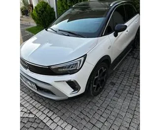 Vooraanzicht van een huurauto Opel Crossland Luchthaven Dalaman, Turkije ✓ Auto #13060. ✓ Transmissie Automatisch TM ✓ 0 beoordelingen.