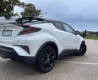 Verhuur Toyota C-HR. Economy, Comfort, Crossover Auto te huur in Montenegro ✓ Borg van Borg van 300 EUR ✓ Verzekeringsmogelijkheden TPL, Buitenland.