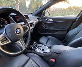 Benzine motor van L van BMW 116d 2022 te huur in Alicante.