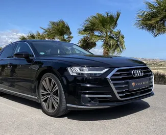 Vooraanzicht van een huurauto Audi A8 L in Alicante, Spanje ✓ Auto #13156. ✓ Transmissie Automatisch TM ✓ 0 beoordelingen.