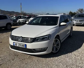 Vooraanzicht van een huurauto Volkswagen Passat op de luchthaven van Tirana, Albanië ✓ Auto #13255. ✓ Transmissie Automatisch TM ✓ 0 beoordelingen.