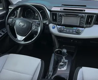 Toyota Rav4 2016 met Aandrijving op alle wielen systeem, beschikbaar in Batumi.