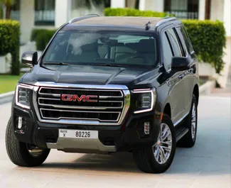 Vooraanzicht van een huurauto GMC Yukon in Dubai, Verenigde Arabische Emiraten ✓ Auto #13339. ✓ Transmissie Automatisch TM ✓ 0 beoordelingen.