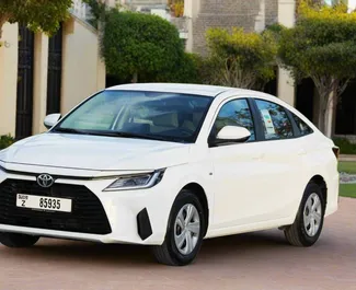 Vooraanzicht van een huurauto Toyota Yaris Ativ in Dubai, Verenigde Arabische Emiraten ✓ Auto #13334. ✓ Transmissie Automatisch TM ✓ 0 beoordelingen.