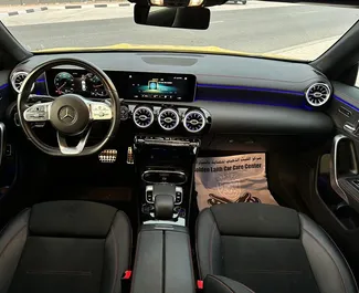 Benzine motor van 2,0L van Mercedes-Benz CLA250 2022 te huur in Dubai.