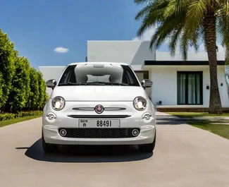 Vooraanzicht van een huurauto Fiat 500 in Dubai, Verenigde Arabische Emiraten ✓ Auto #13269. ✓ Transmissie Automatisch TM ✓ 0 beoordelingen.