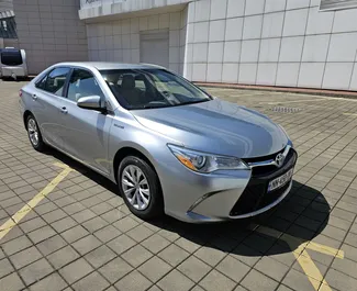 Vooraanzicht van een huurauto Toyota Camry in Batumi, Georgië ✓ Auto #11751. ✓ Transmissie Automatisch TM ✓ 0 beoordelingen.