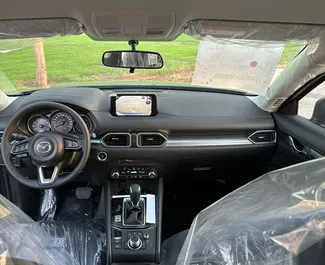 Verhuur Mazda CX-5. Economy, Comfort, Crossover Auto te huur in de VAE ✓ Borg van Borg van 2500 AED ✓ Verzekeringsmogelijkheden TPL.
