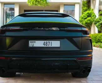 Lamborghini Urus 2022 beschikbaar voor verhuur in Dubai, met een kilometerlimiet van onbeperkt.