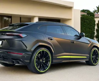 Verhuur Lamborghini Urus. Premium, Luxe, Crossover Auto te huur in de VAE ✓ Borg van Borg van 2500 AED ✓ Verzekeringsmogelijkheden TPL.