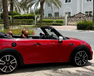 Verhuur Mini Cooper. Comfort, Premium Auto te huur in de VAE ✓ Borg van Borg van 2500 AED ✓ Verzekeringsmogelijkheden TPL.