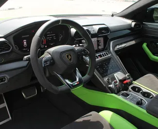 Lamborghini Urus 2021 met Aandrijving op alle wielen systeem, beschikbaar in Dubai.