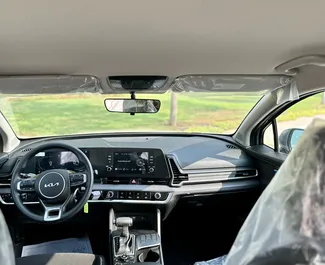 Benzine motor van 2,0L van Kia Sportage 2023 te huur in Dubai.