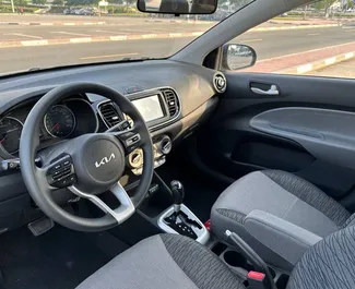 Autohuur Kia Pegas 2024 in in de VAE, met Benzine brandstof en 95 pk ➤ Vanaf 80 AED per dag.