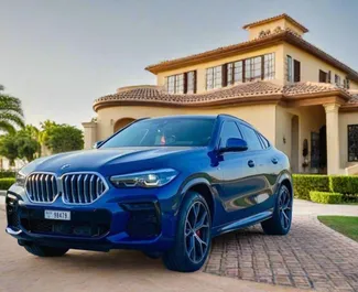 Vooraanzicht van een huurauto BMW X6 in Dubai, Verenigde Arabische Emiraten ✓ Auto #13451. ✓ Transmissie Automatisch TM ✓ 0 beoordelingen.