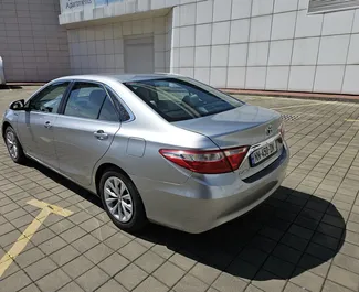 Autohuur Toyota Camry 2017 in in Georgië, met Hybride brandstof en 148 pk ➤ Vanaf 90 GEL per dag.