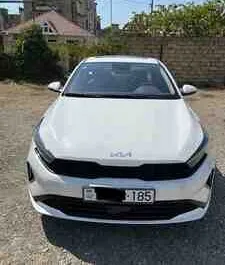 Vooraanzicht van een huurauto Kia Cerato in Bakoe, Azerbeidzjan ✓ Auto #13510. ✓ Transmissie Automatisch TM ✓ 0 beoordelingen.