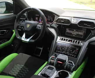 Autohuur Lamborghini Urus 2021 in in de VAE, met Benzine brandstof en 641 pk ➤ Vanaf 2700 AED per dag.