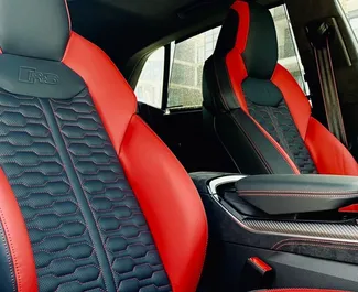 Verhuur Audi RS Q8. Premium, Luxe, SUV, Crossover Auto te huur in de VAE ✓ Borg van Borg van 2500 AED ✓ Verzekeringsmogelijkheden TPL.