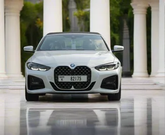 Vooraanzicht van een huurauto BMW 430i Cabrio in Dubai, Verenigde Arabische Emiraten ✓ Auto #13448. ✓ Transmissie Automatisch TM ✓ 0 beoordelingen.