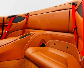 Autohuur Ferrari Portofino 2021 in in de VAE, met Benzine brandstof en 591 pk ➤ Vanaf 3000 AED per dag.
